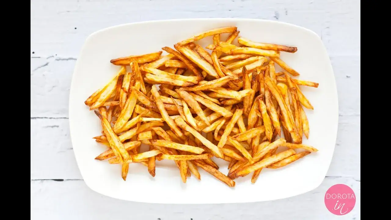 Smażenie frytek pod przykryciem? Odkryj błąd i sekret chrupkości