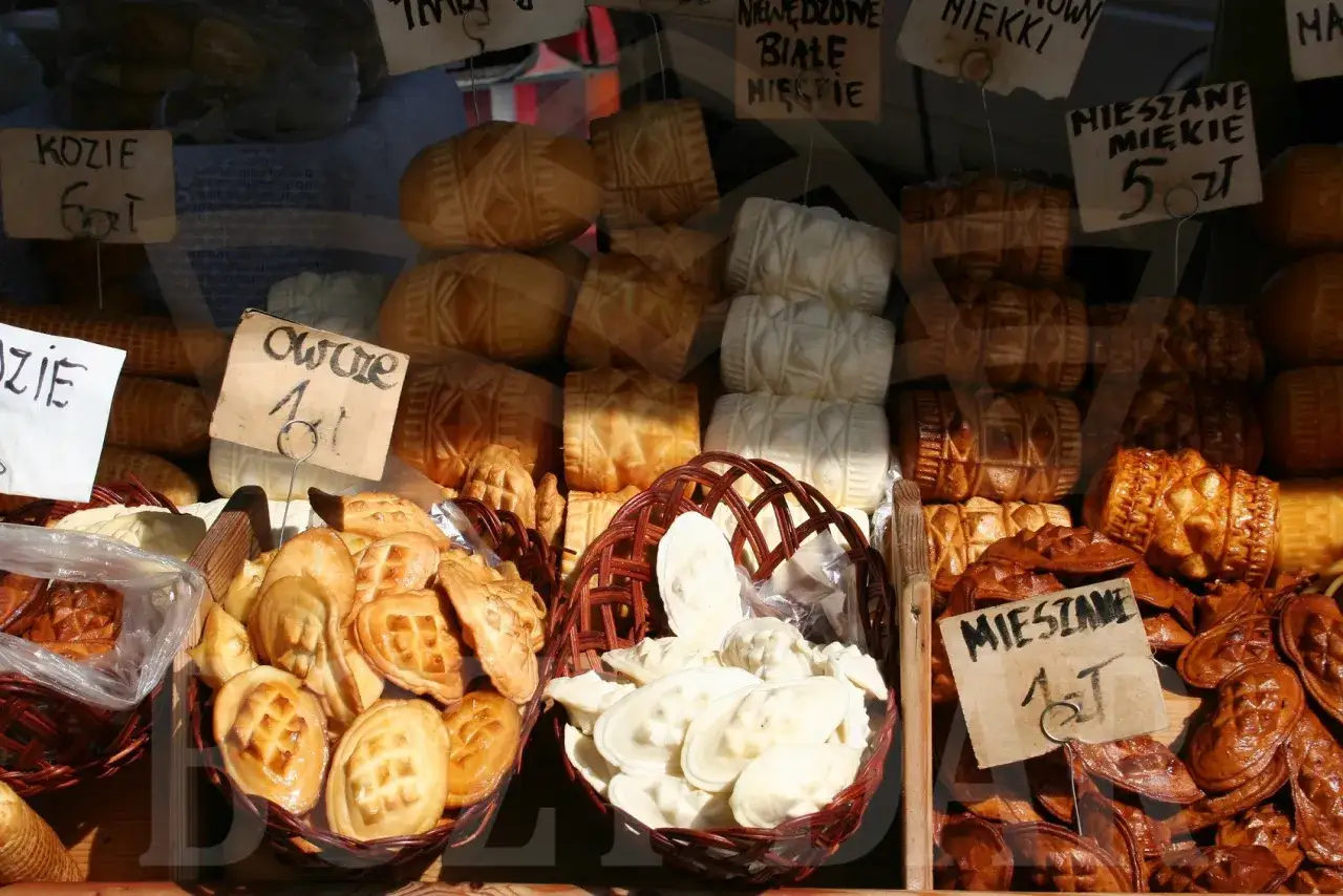 Prawdziwy oscypek: Waga 600-800g. Jak odróżnić od małych serków?