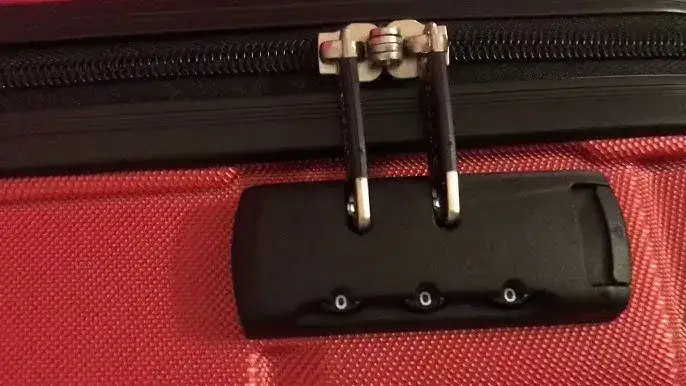 Jak otworzyć zablokowaną walizkę Wittchen? Kody, TSA i serwis.