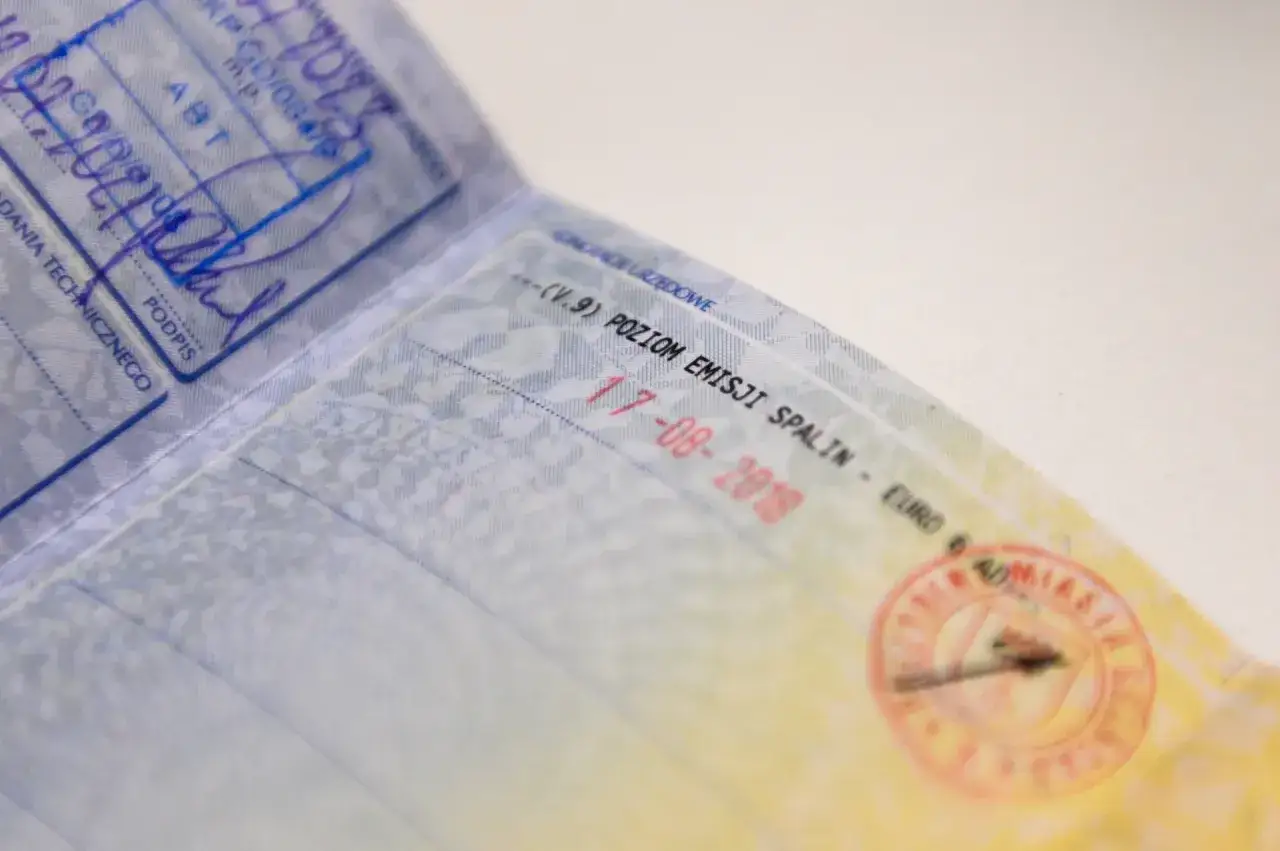 Normy Euro, CO2, podatki 2026: Jak zmienią koszty Twojego auta?