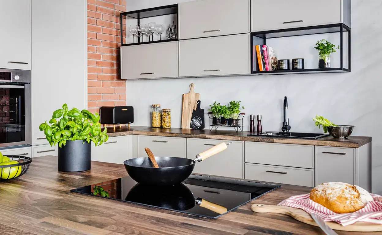 Jaki blat do drewnianych frontów: idealne połączenia i porady