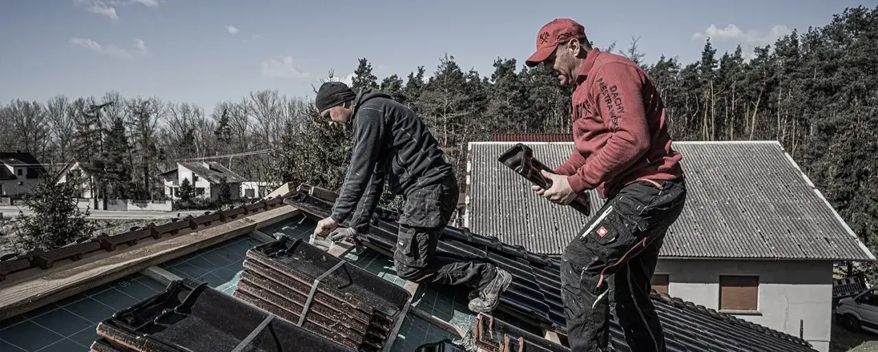Dekarz co to? Kluczowe informacje o zawodzie i jego znaczeniu