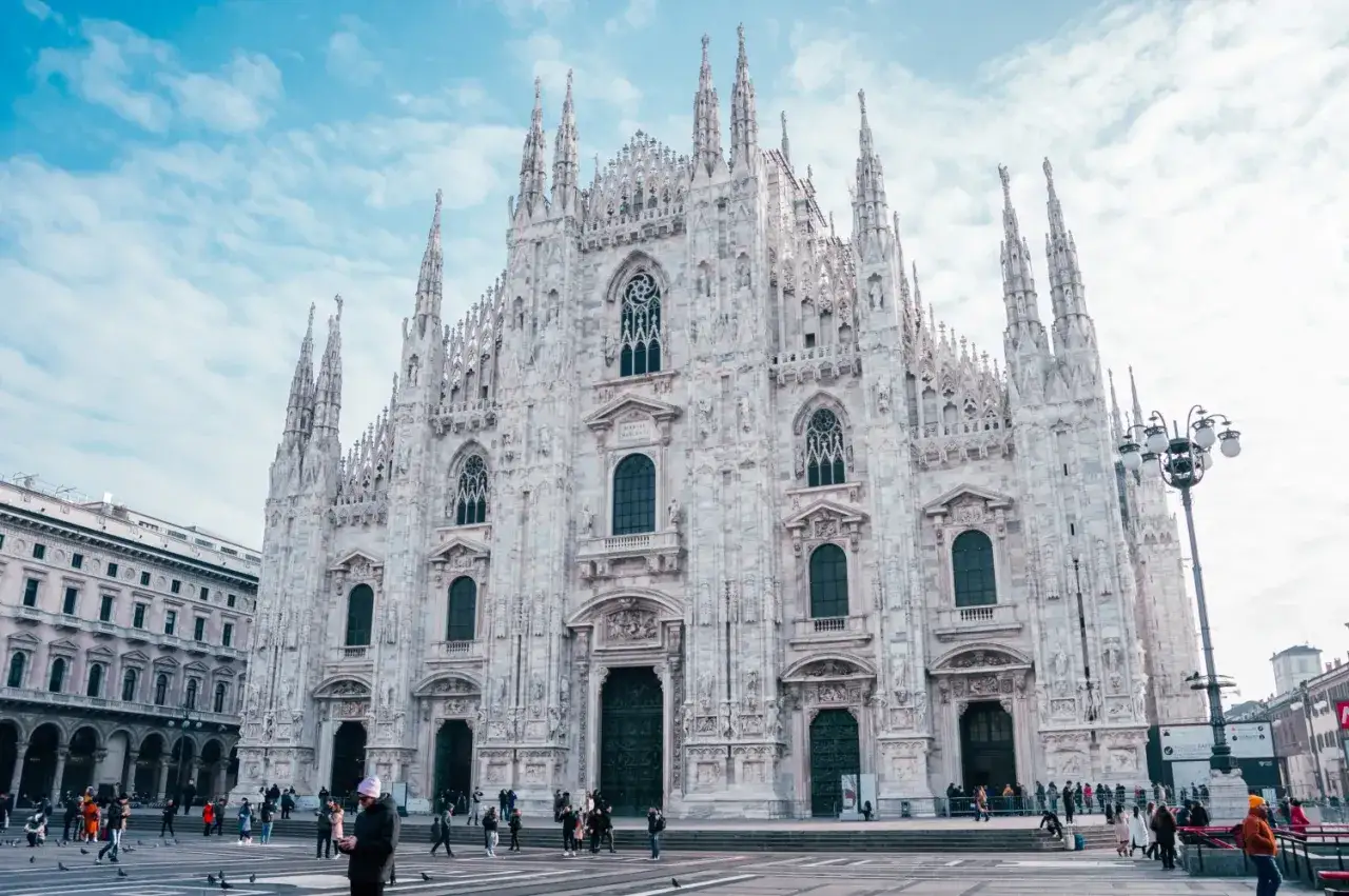 Mediolan co zwiedzić? Przewodnik po atrakcjach i praktycznych poradach