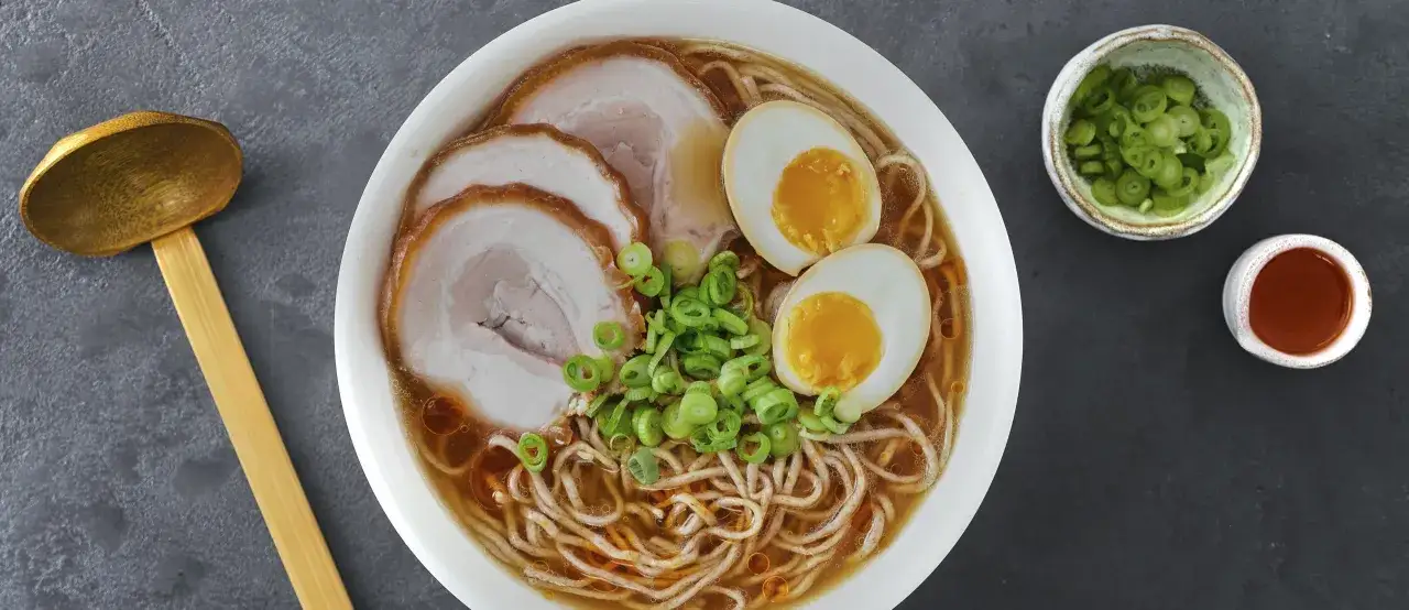 Jak zrobić zupę ramen w domu - prosty przepis na pyszny bulion