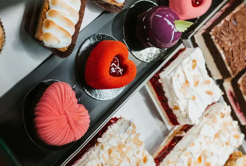 Czym zaskoczyć gości? 10 kreatywnych pomysłów na niezapomniane przyjęcie