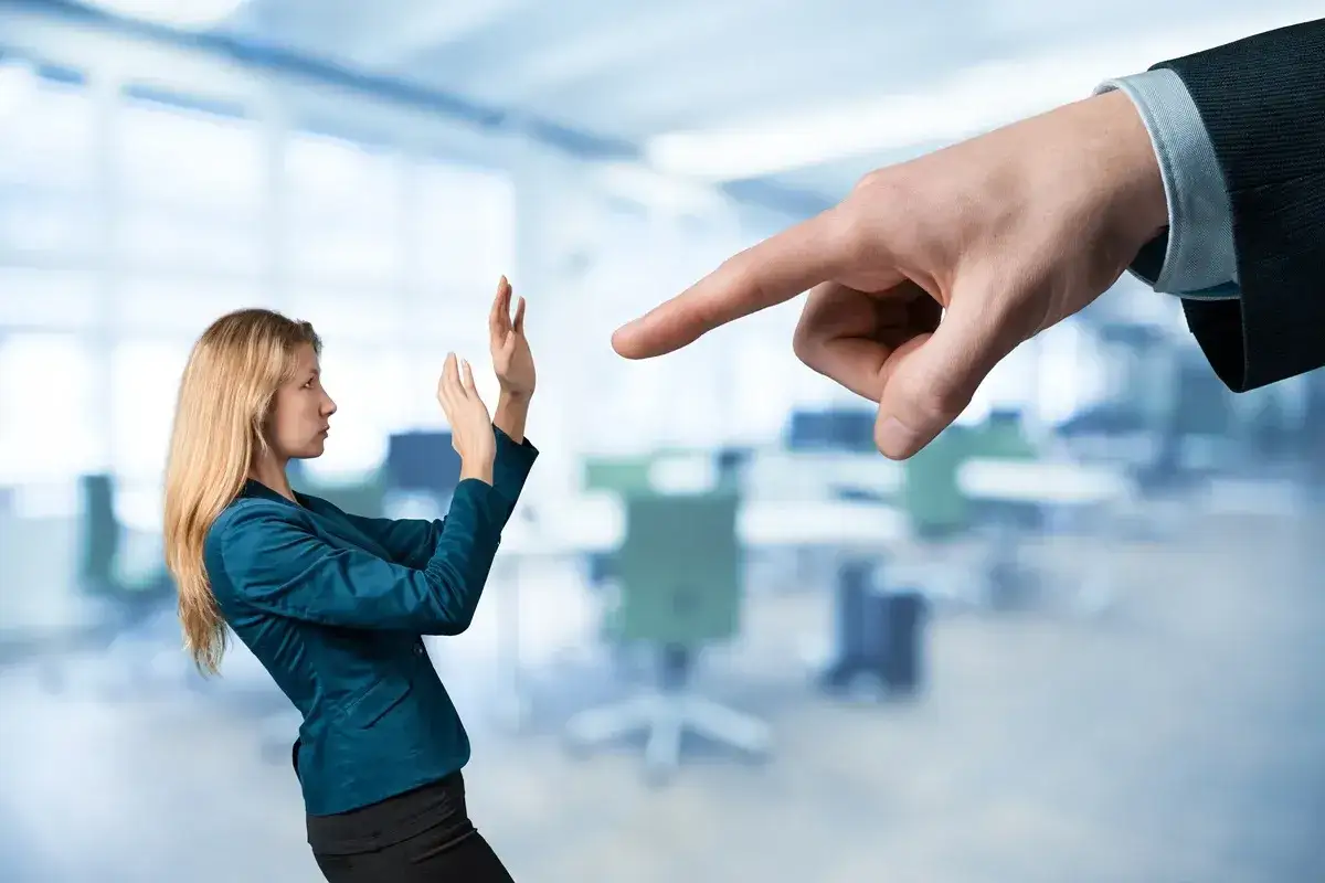 Przymusowy urlop? Kiedy szef może, a kiedy nie ma prawa?