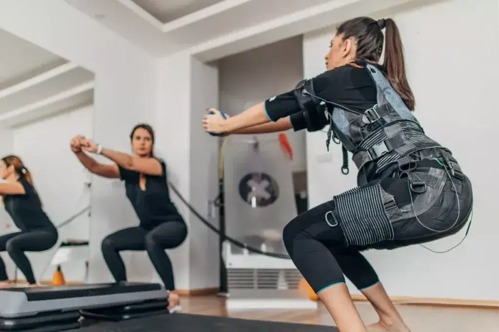 Gym World: Przewodnik po siłowniach, sprzęcie i treningach EMS