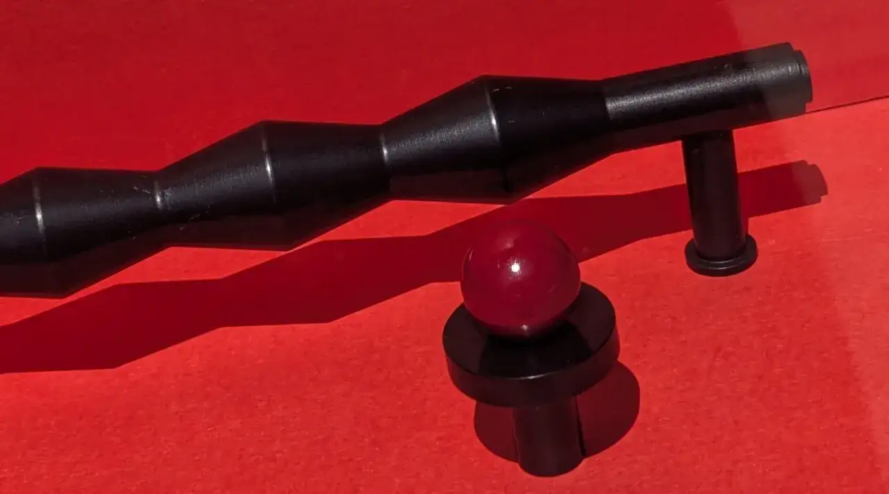 Jak skutecznie pomalować metalowe uchwyty do mebli i uzyskać trwały efekt