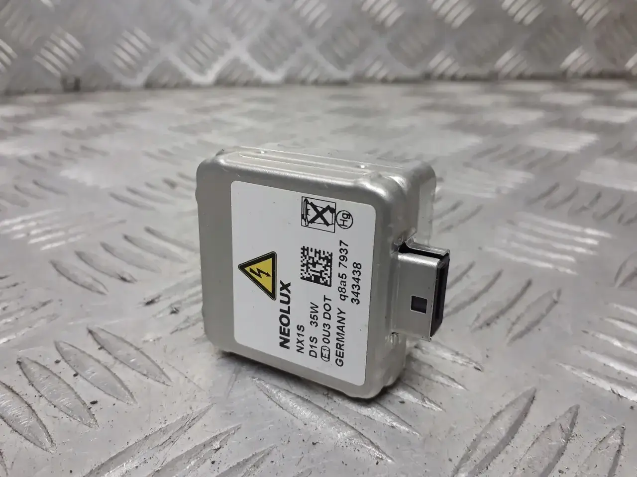 Neolux NX1S D1S 35W: Jakość Osram za mniej? Ekspert radzi