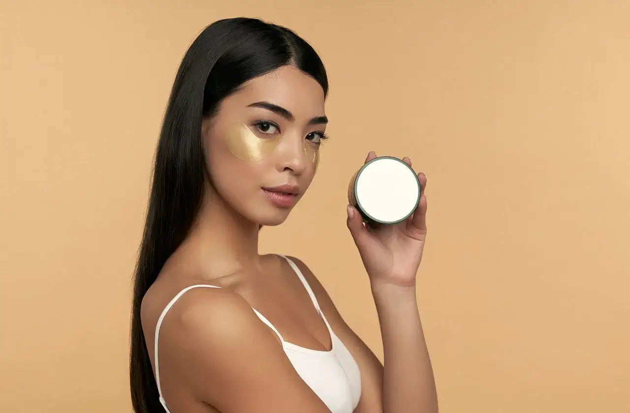 Jak prawidłowo stosować koreańskie płatki pod oczy - skuteczny sposób na cienie