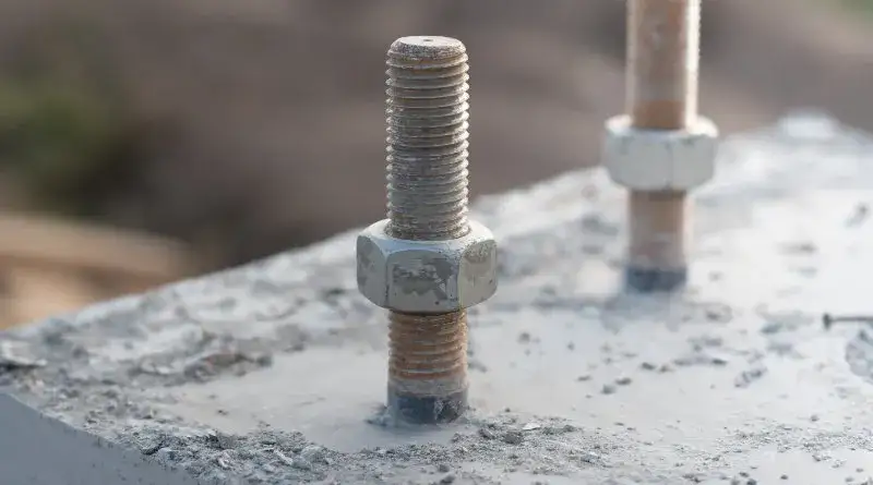 Montaż kotew stalowych: uniknij najczęstszych błędów i problemów