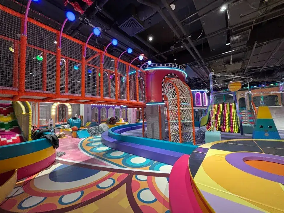 7 miejsc rozrywki w Łodzi, gdzie zabawa trwa! Gdzie na imprezę?