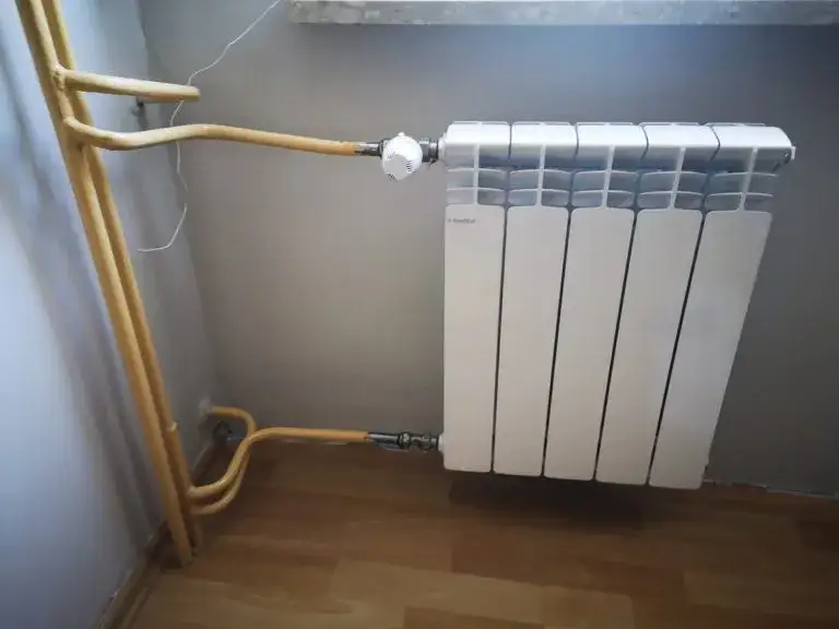 Jak wymienić kaloryfer w bloku bez zbędnych problemów i kosztów