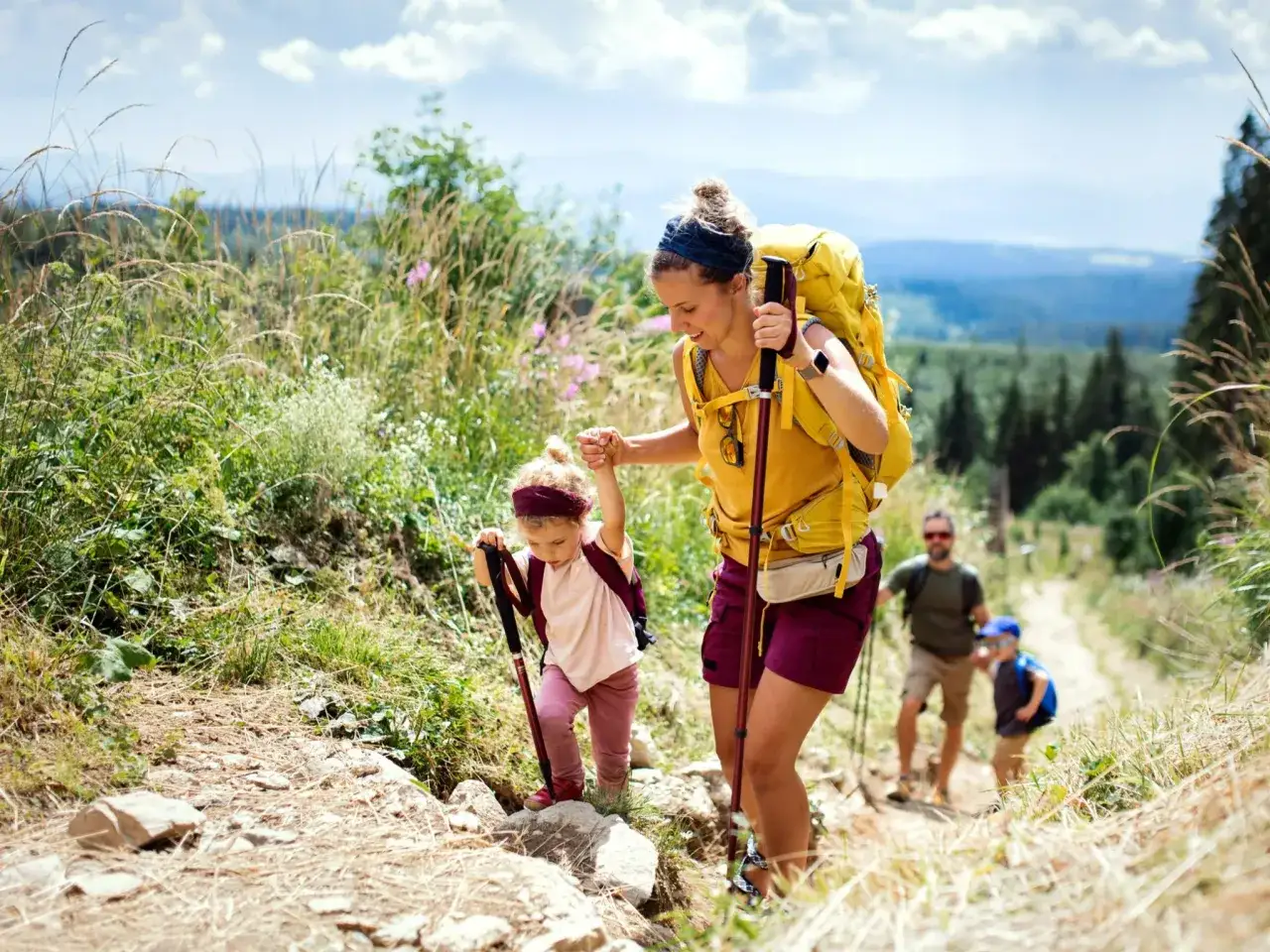 Łatwe szlaki w polskich górach: Idealny start dla początkujących!