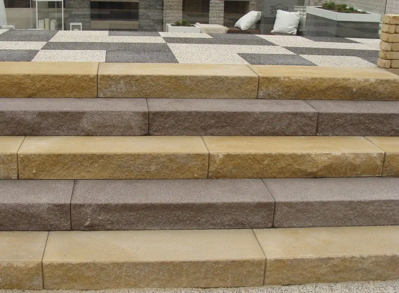 Czy budowa schodów zewnętrznych wymaga pozwolenia? Sprawdź przepisy