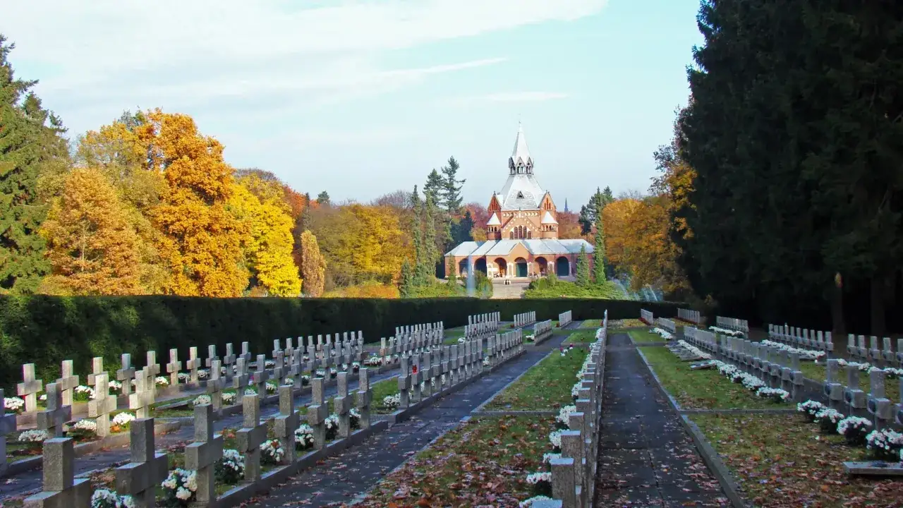 Cmentarz Centralny w Szczecinie: 172 ha historii i zieleni. Poznaj giganta!