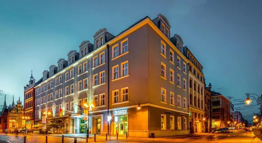 Nocleg w centrum Wrocławia to wygoda czy głośna przygoda? Rady