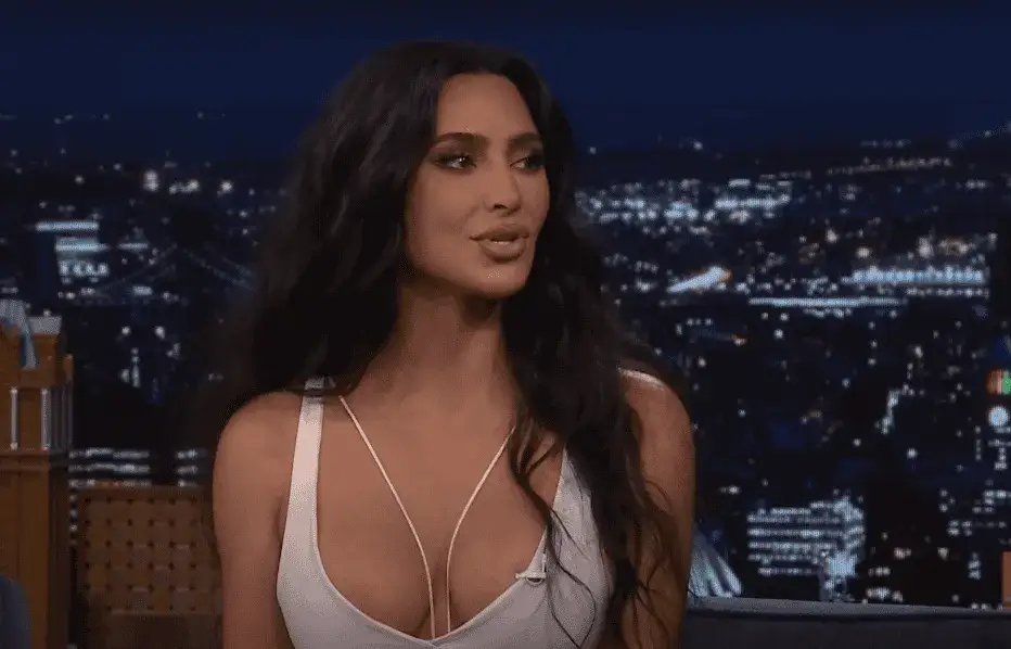 Kim Hollywood: Jak Kim Kardashian zdominowała świat rozrywki
