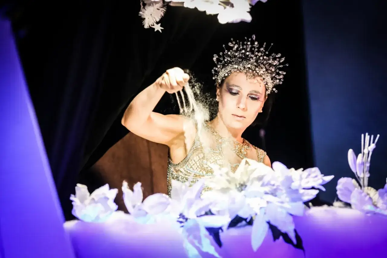 Teatr Piasku Królowa Śniegu - magia, emocje i niezapomniane wrażenia