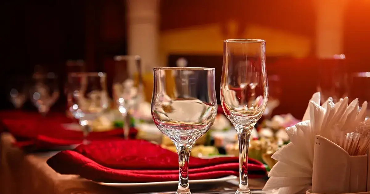 Ile kalorii ma 100 gram wódki? Zaskakujące fakty o kaloriach