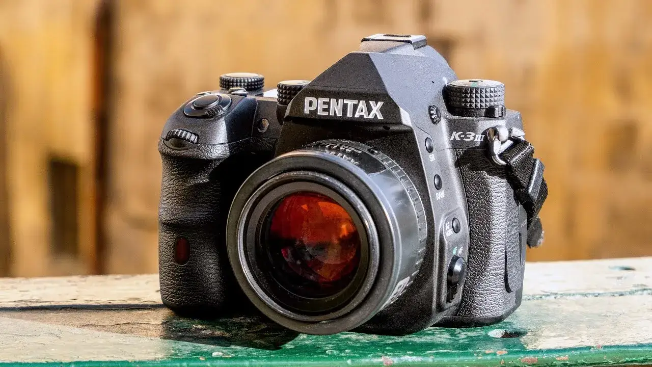 Pentax K-r w 2026: Czy ta lustrzanka ma jeszcze sens? Poradnik.