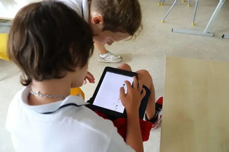 Mały Edison: program edukacyjny rozwijający pasję do nauki