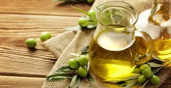 Czy można pić oliwę z oliwek? Odkryj zdrowotne korzyści picia