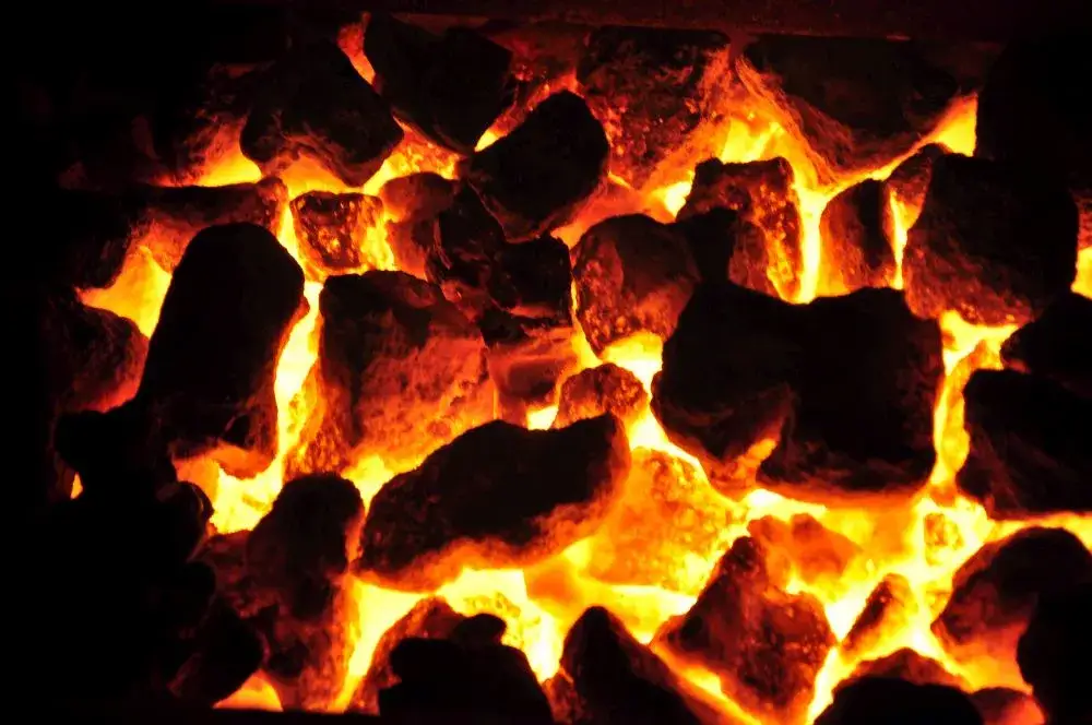 Dlaczego powstają spieki w piecu na ekogroszek i jak ich uniknąć