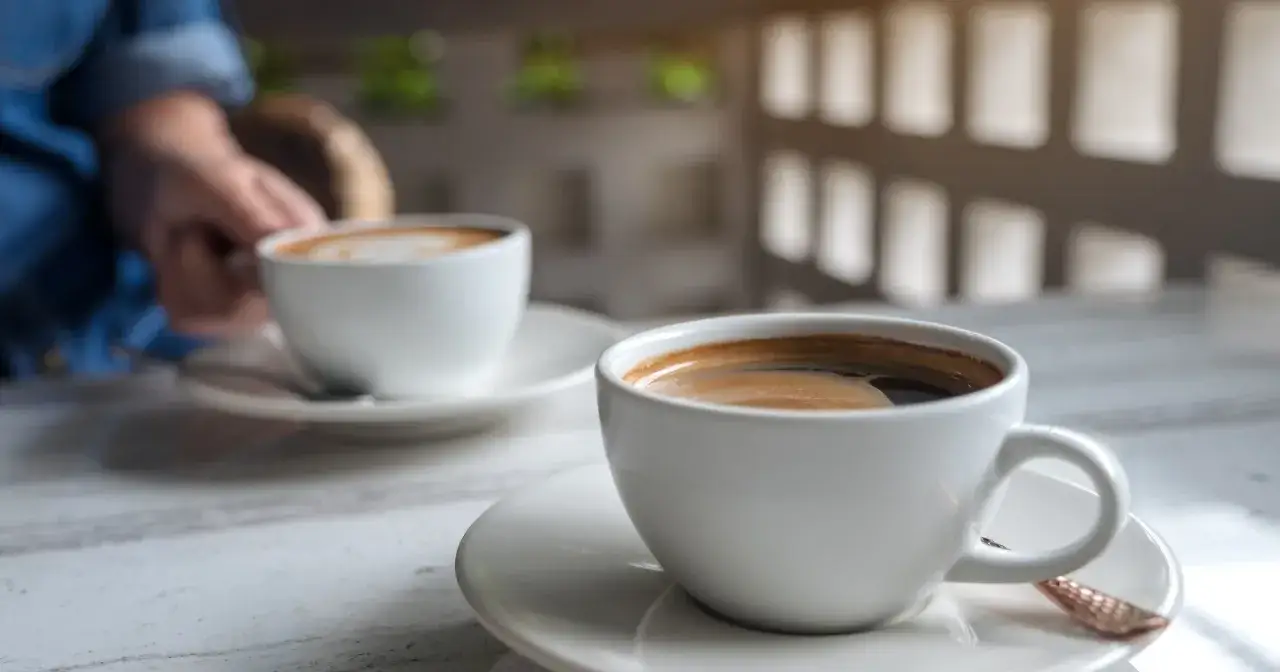 Ile kofeiny w kawie? Poznaj fakty, obal mity i pij świadomie!