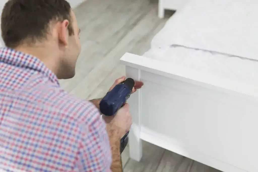 Ile kosztuje montaż mebli? Cennik usług i kluczowe czynniki