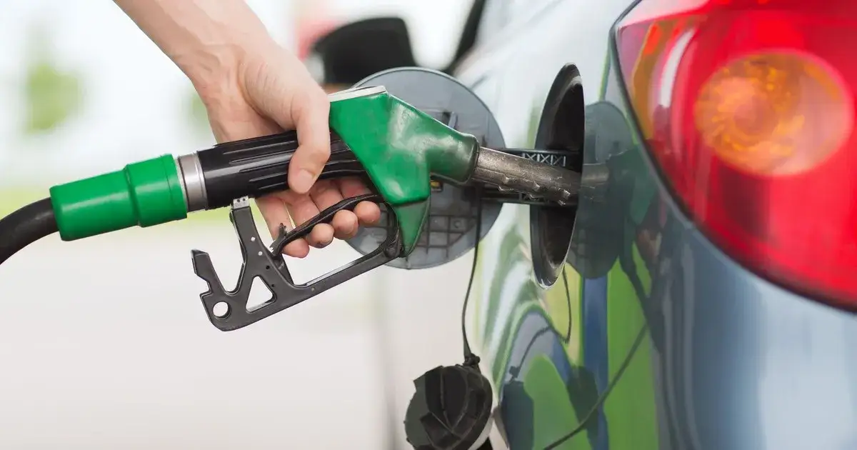 Po ile benzyna 95? Sprawdź ceny i oszczędź na paliwie w Polsce