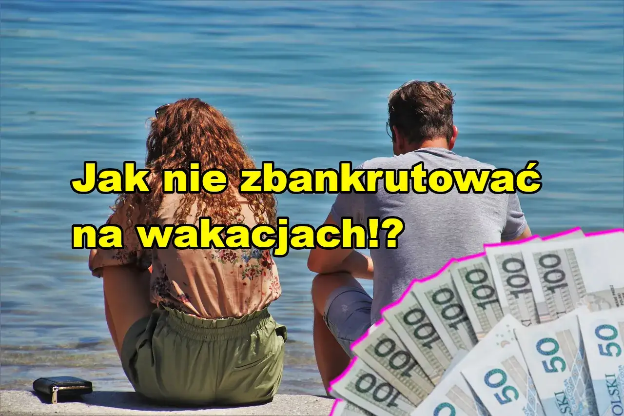 Para siedząca nad wodą, z pieniędzmi w ręku.
