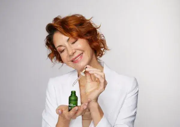 Kwas hialuronowy 5%: prawdziwe opinie i efekty stosowania na skórę