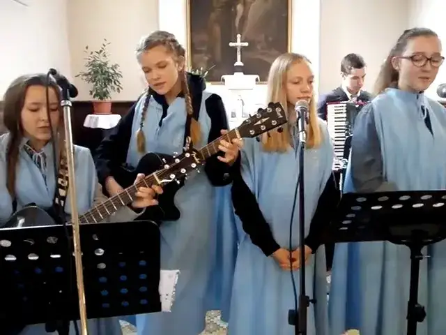 Pieśń jak paciorki różańca - odkryj jej głębokie znaczenie i emocje