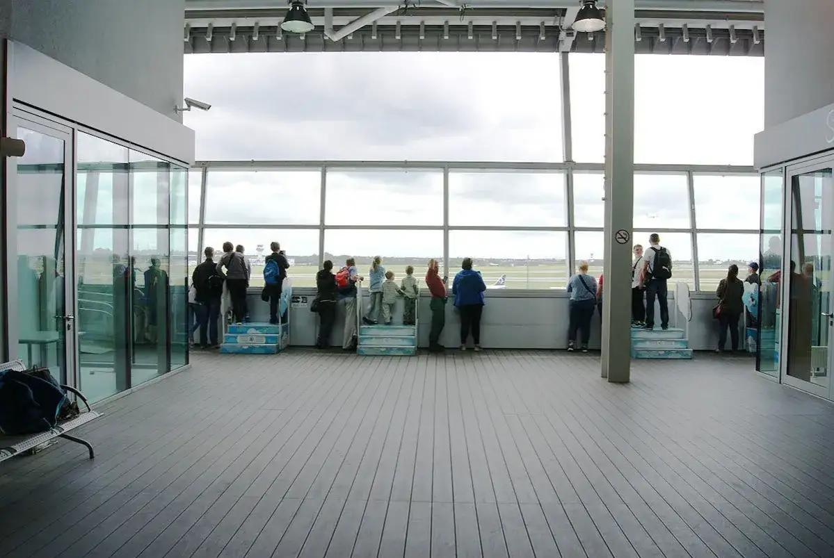 Jak dojechać na taras widokowy lotniska Chopina - praktyczne wskazówki