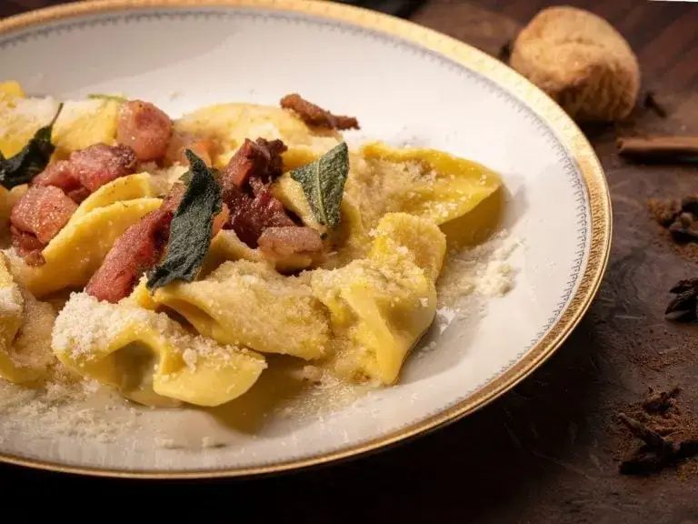 Jedzenie w Bergamo: Od Casoncelli po Aperitivo. Gdzie zjeść?