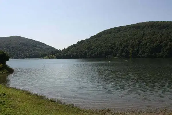 Gdzie w Bieszczadach kryje się najczystsze jezioro? Wielki sekret!