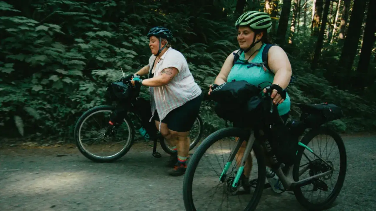 Komfortowa odzież rowerowa dla otyłych: jak wybrać najlepszą?