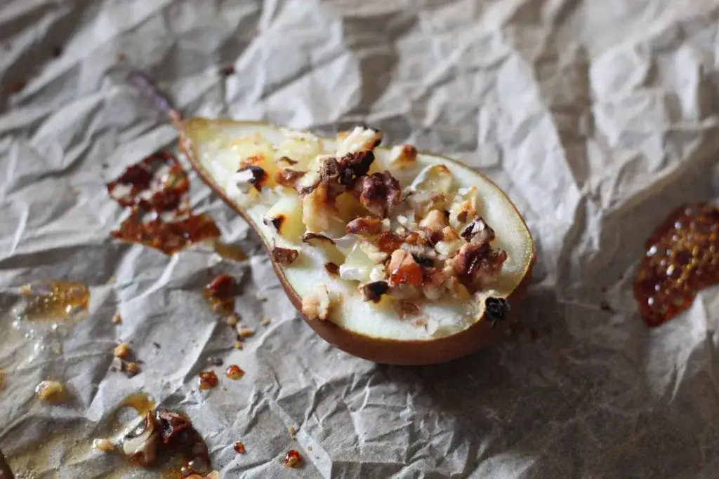 Elegancka przystawka - gruszka z camembertem, jak zrobić