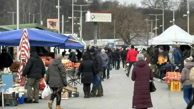 Giełda w Sandomierzu kiedy? Sprawdź, by nie przegapić okazji!