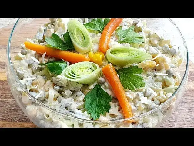 Jak sparzyć pora do sałatki, aby zachować jego świeżość i smak