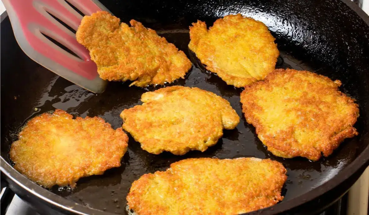 Jaką zupę do placków ziemniaczanych wybrać, by zaskoczyć smakiem?