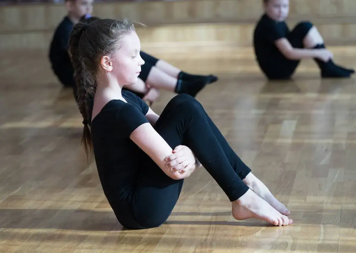 Zajęcia z gimnastyki korekcyjnej w przedszkolu – poprawa postawy dziecka