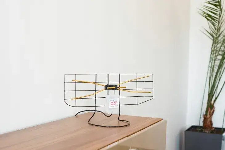 Najlepsza antena pokojowa do bloku, która rozwiąże problemy z sygnałem