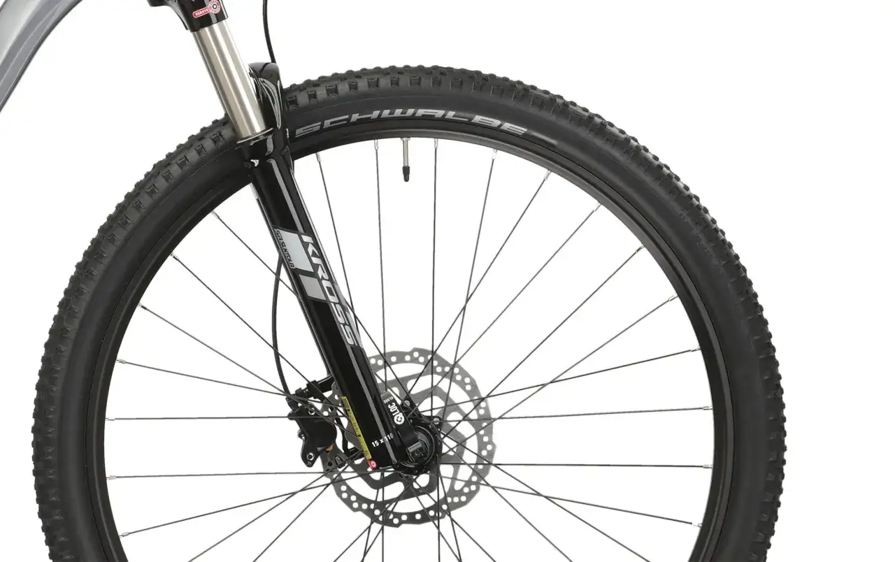 Jakie opony do roweru wybrać, aby uniknąć problemów na trasie?