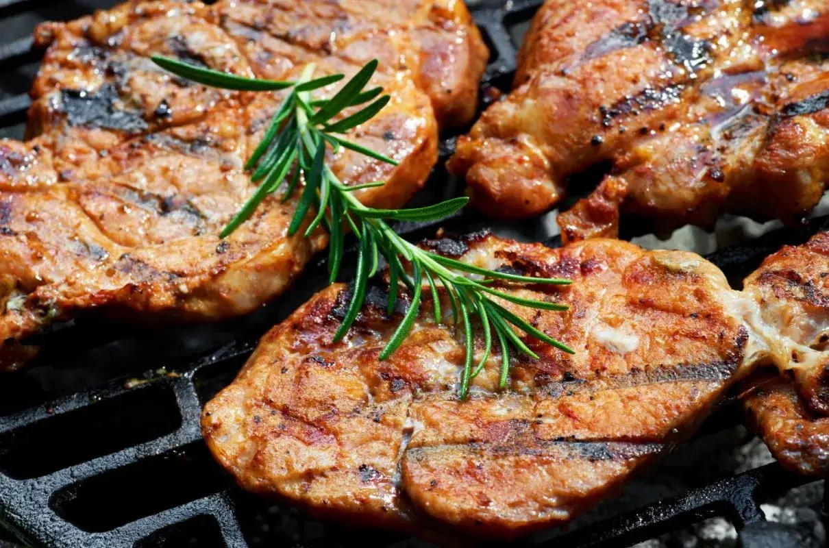 Pomysły na obiad z karkówki: pyszne przepisy, które zaskoczą smakami
