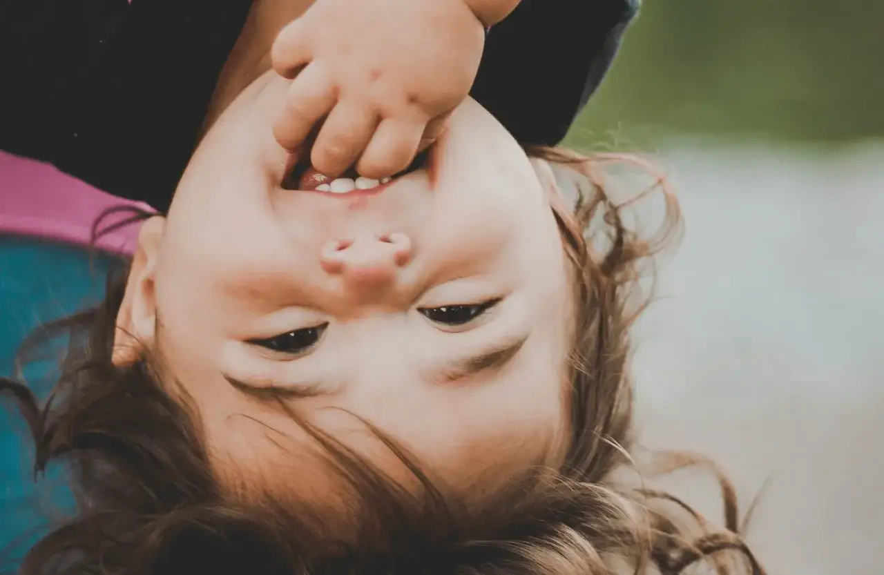 Które zęby to mleczaki? Poznaj ich rolę i czas wymiany