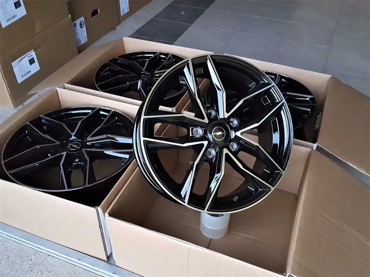 Myśl krok po kroku: Jakie felgi do Opla Vivaro wybrać bezpiecznie?