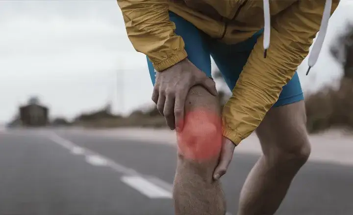 Jak leczyć ból kolan po treningu i uniknąć nawrotów bólu