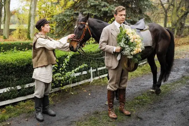 Ile odcinków ma Dom pod dwoma orłami? Sprawdź liczbę i sezony serialu!
